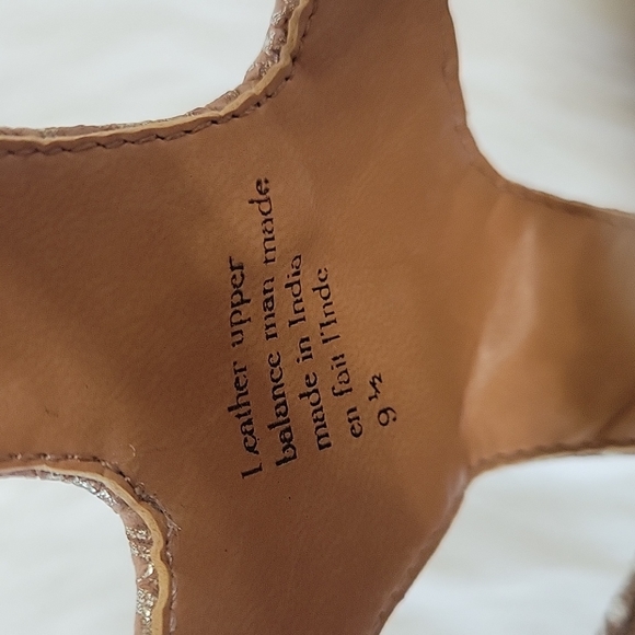 Seychelles Electro metallic gold leather stacked hell sandals women's si… - Picture 9 of 15